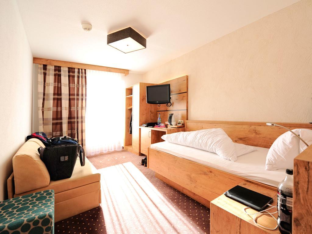 Hotel Roeck Garni Fiss Exterior foto